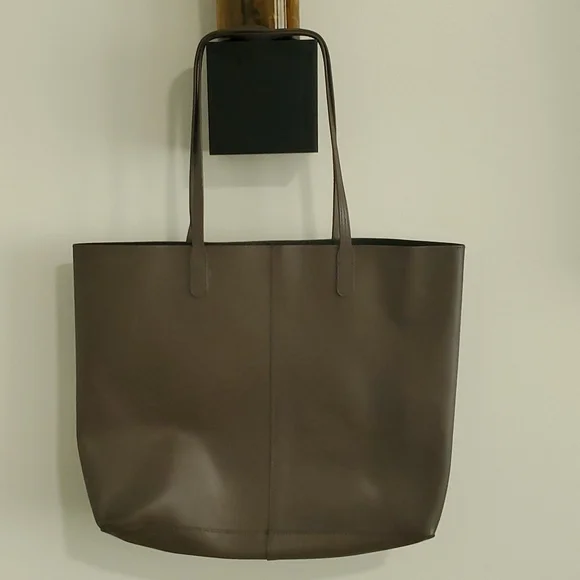 Margot Large Olive (Leather) Tote - Picture 2 of 6